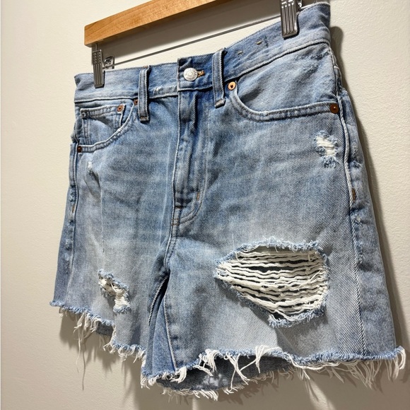 MADEWELL Women’s Relaxed Mid-Length Distressed Light Blue Denim Shorts Size 24 - Picture 2 of 6